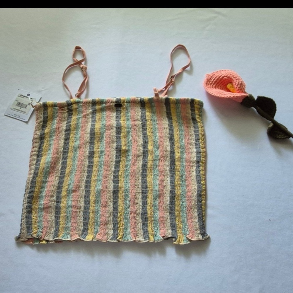 O'Neill Drez Women's woven tank top. color MUL.. size SMALL.